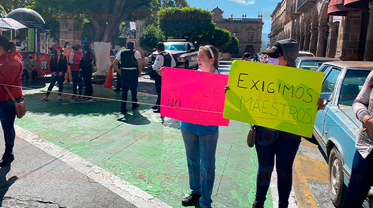 Con bloqueo en Morelia, piden maestros para atender escuelas de Ciudad Hidalgo