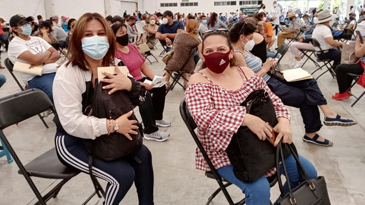 Este miércoles vence plazo para que escuelas registren a empleados para vacunación