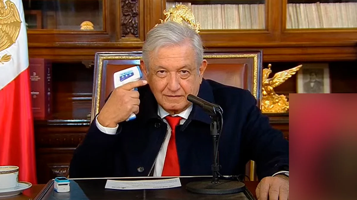 AMLO se hace chequeo general de Covid-19 en "mañanera"; está estable