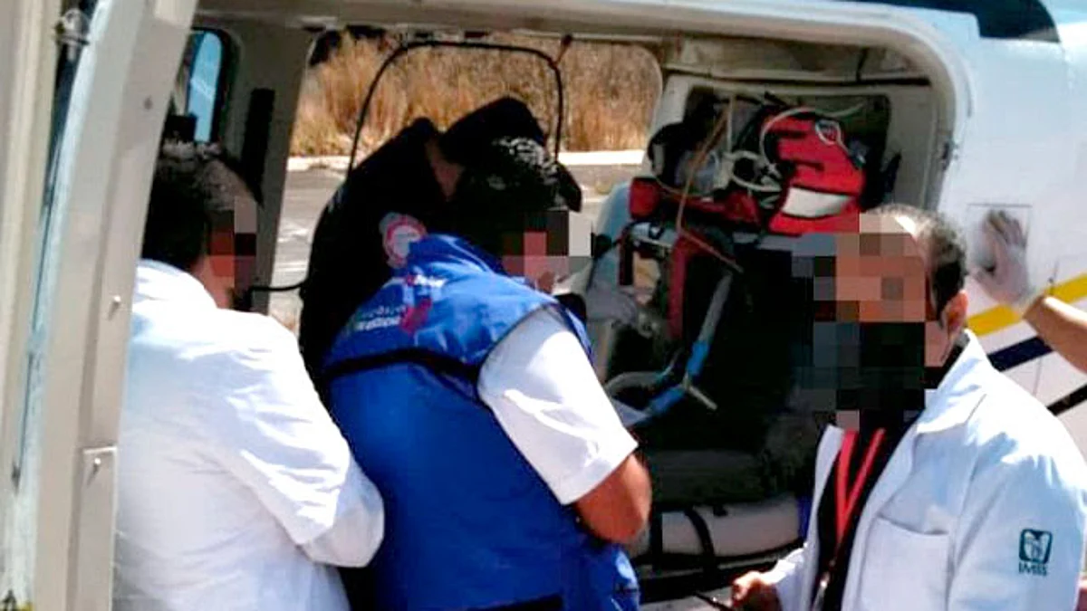 Trasladan por helicóptero a mujer grave para atención médica especializada