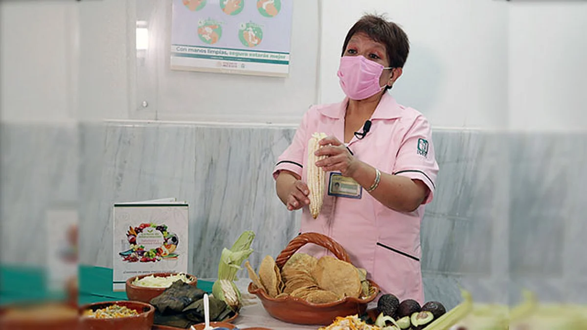 Estilo de vida saludable y vacunación, clave para evitar enfermedad grave por Covid-19: IMSS