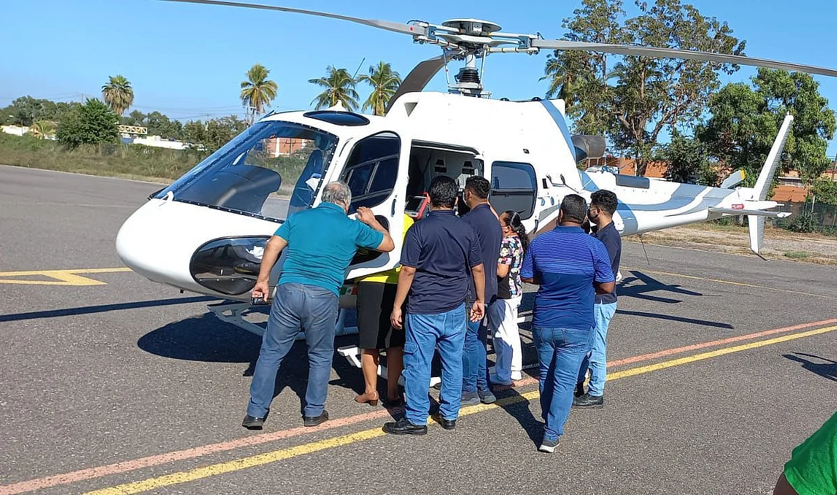 Tras accidente en la Siglo XXI, trasladan a hombre a Charo en helicóptero