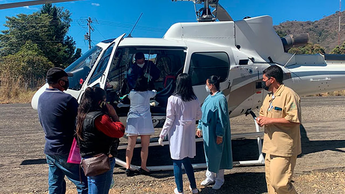 Trasladan por helicóptero de Coalcomán a Morelia a menor en estado de choque hipovolémico