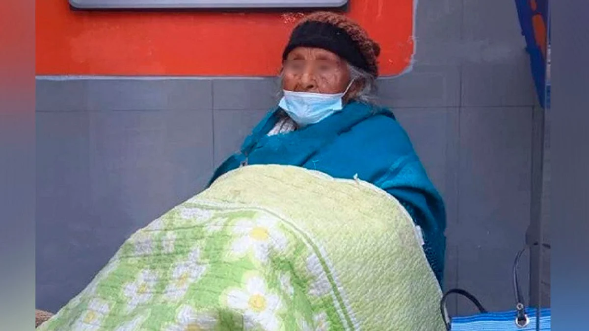 Abuelita duerme en cajero automático por 3 días; esperaba a su hijo