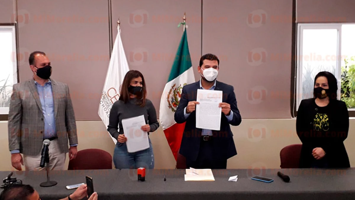 PRD pone queja ante CEDH por falta de vacunación a menores de 13 años