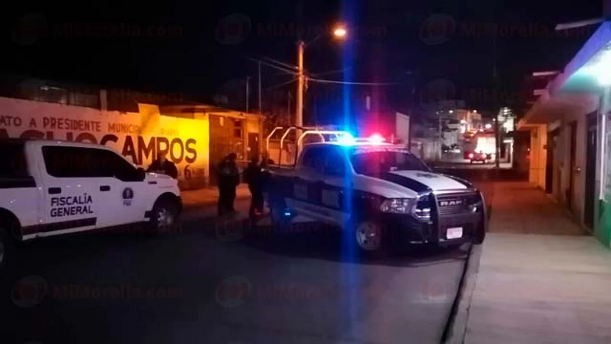 Asesinan a balazos a un hombre en el interior de un vehículo en Uruapan