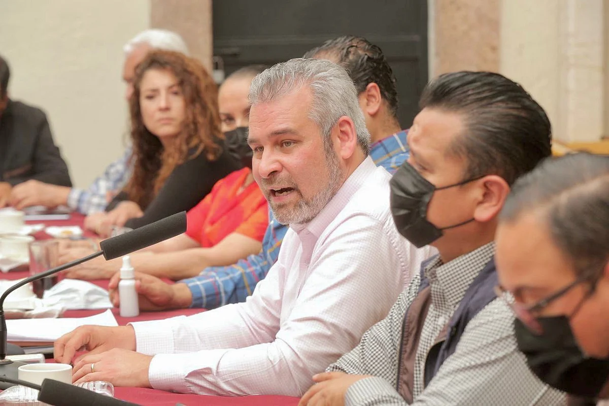 Pidió a autoridades municipales unir esfuerzos por el desarrollo de la entidad