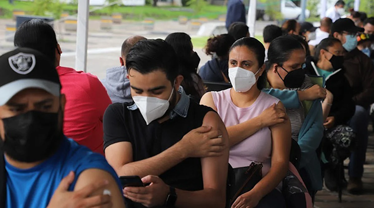 Aplicadas, más de 800 mil dosis contra Covid-19 a michoacanos de 30 a 39 años