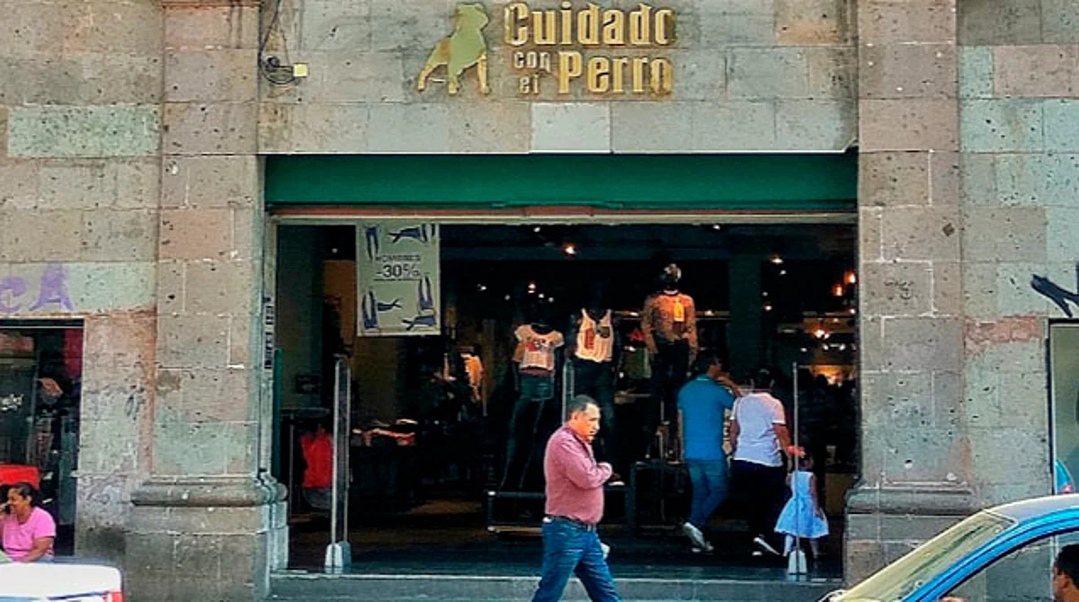 Cuidado Con el Perro Morelia remata playeras a $29 y joggers en $68