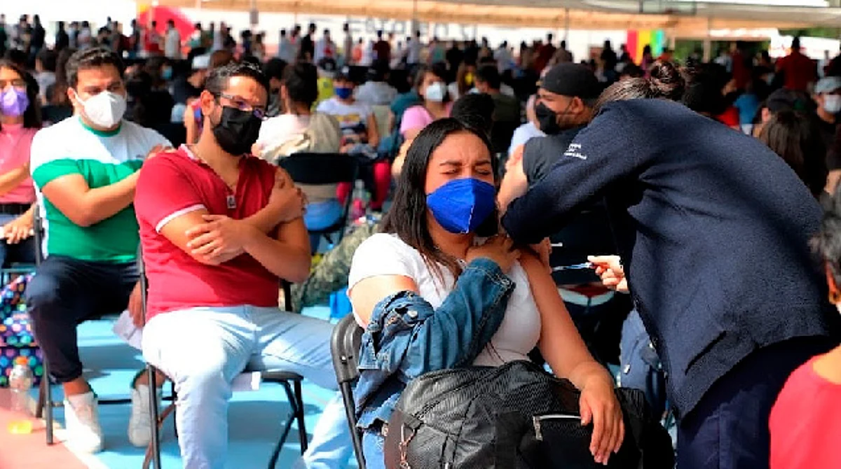 Continúa vacunación contra Covid-19 de refuerzo y rezagados en Michoacán