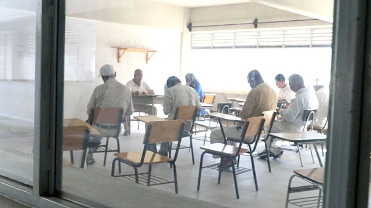 Internos y personal penitenciario aprenderán a hablar Purépecha
