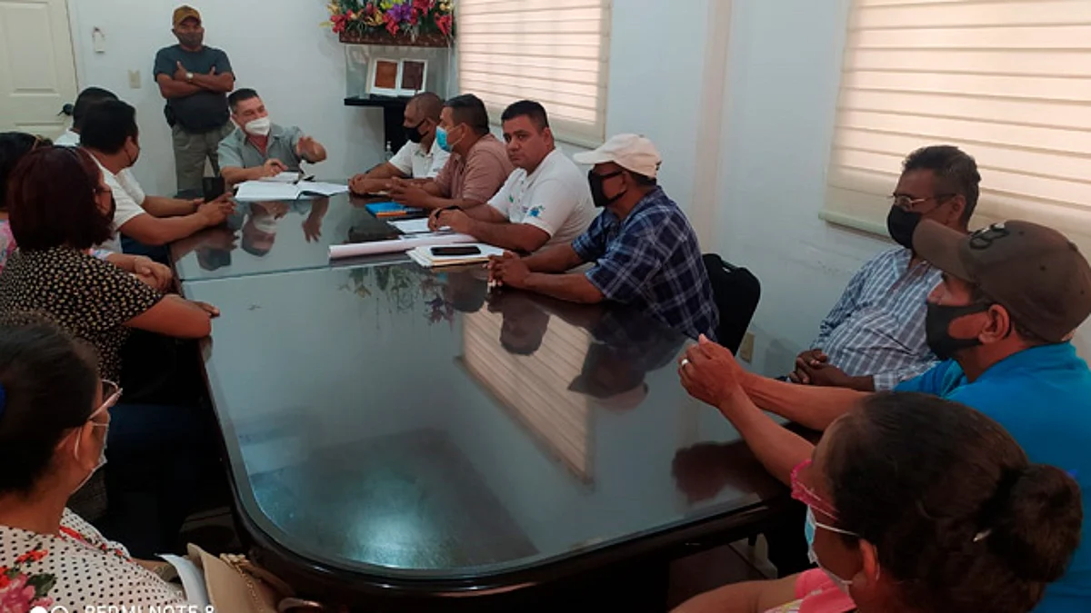 Colonos de Apatzingán en larga espera de respuesta a sus peticiones, señalan