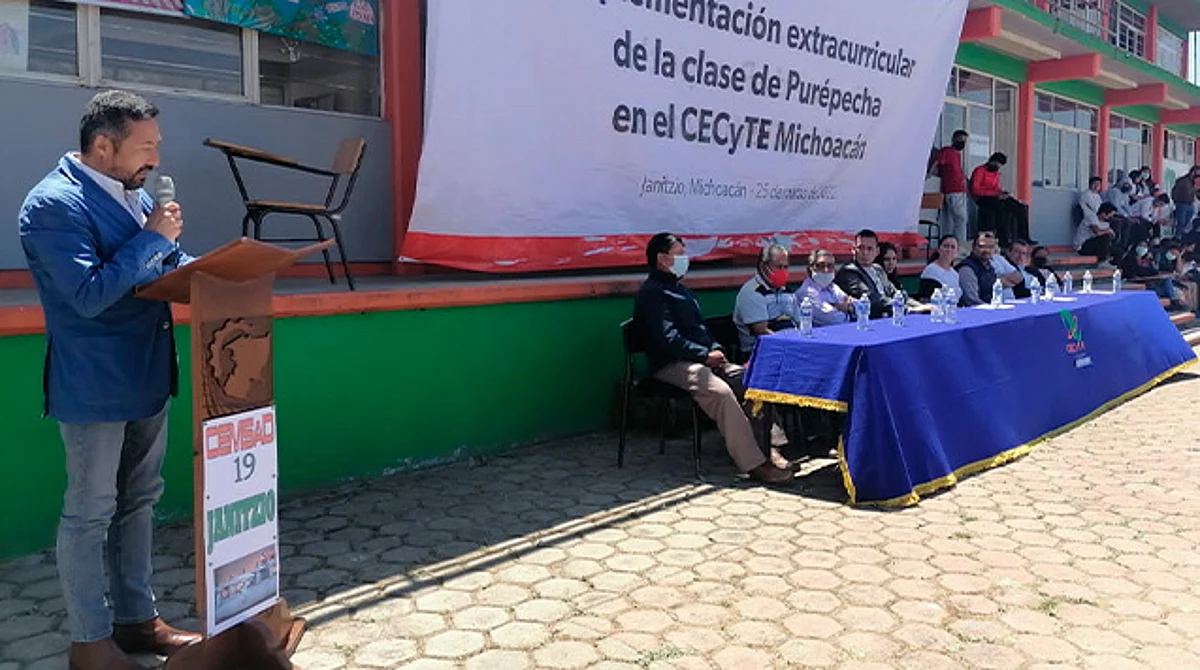 Busca Cecytem preservar lengua purépecha en estudiantes