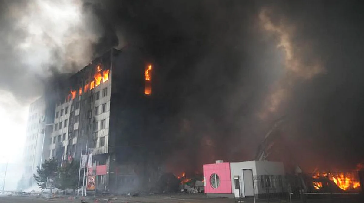 Volodimir Zelensky, alertó en un video mensaje, sobre la gravedad del incendio y el ataque ruso contra la planta, ya que asegura corre el riesgo de catástrofe de radiación nuclear que amenaza a todo el continente