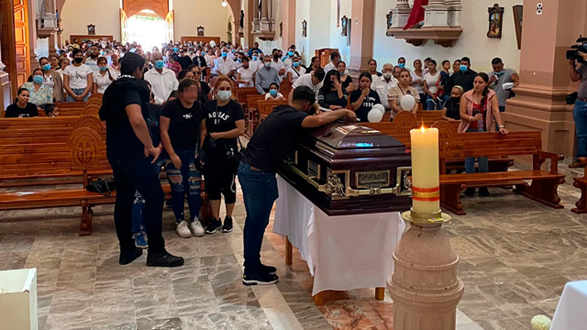 Celebran misa en honor a César Valencia, alcalde de Aguililla