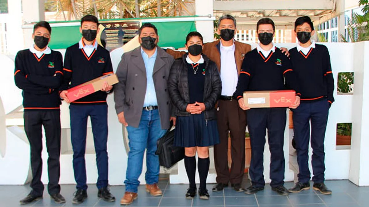 Estudiantes del Cecytem participan en Nacional de Robótica 2022