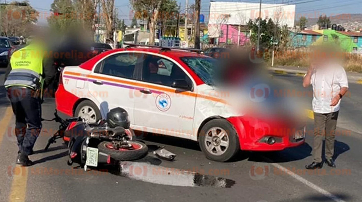 Taxista y motociclista se accidentan en avenida Madero de Morelia