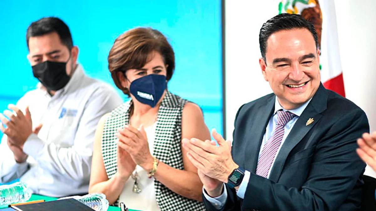 Hemos trabajado por la juventud para que logren sus aspiraciones educativas: Carlos Soto