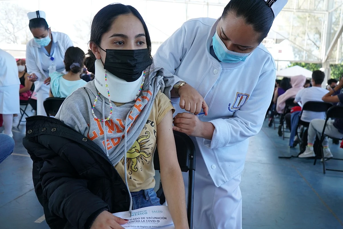 Más de 117 mil jóvenes vacunados con refuerzo anticovid, en Michoacán