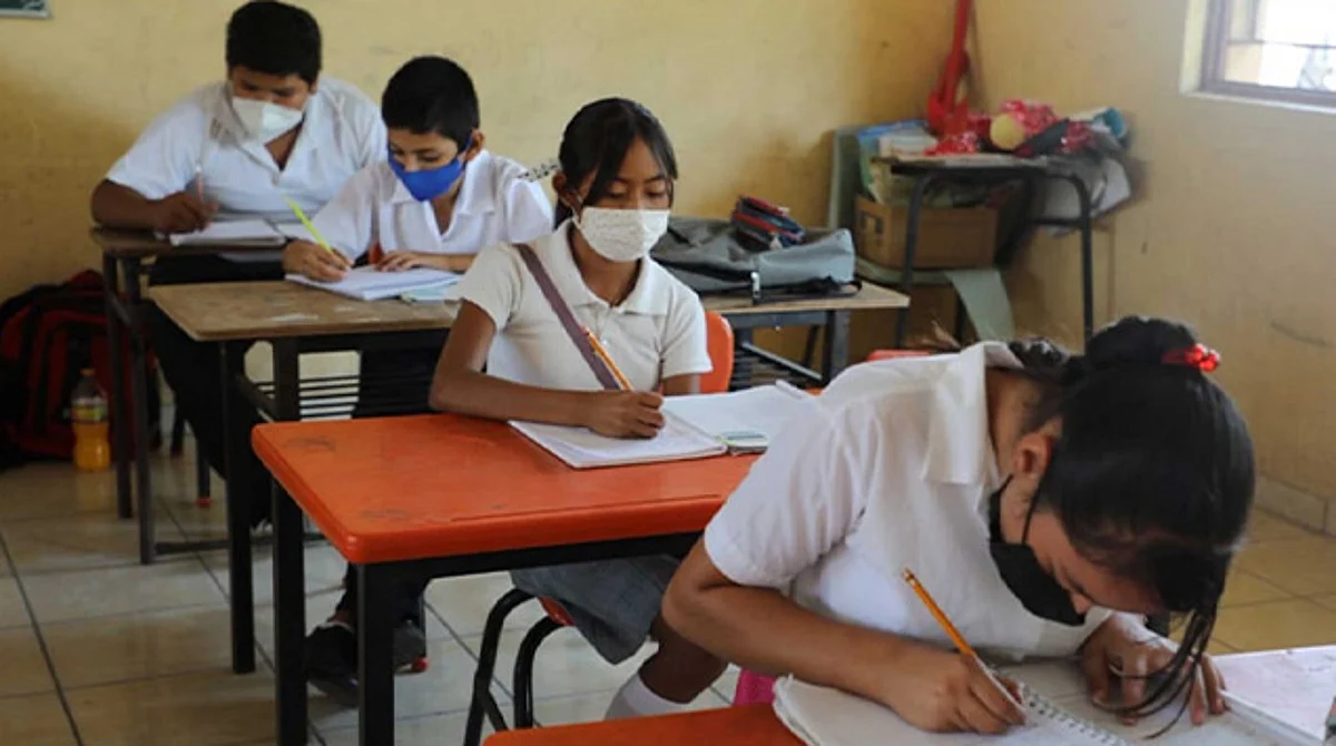 En Michoacán, reportados 2 mil 438 contagios de Covid-19 en escuelas