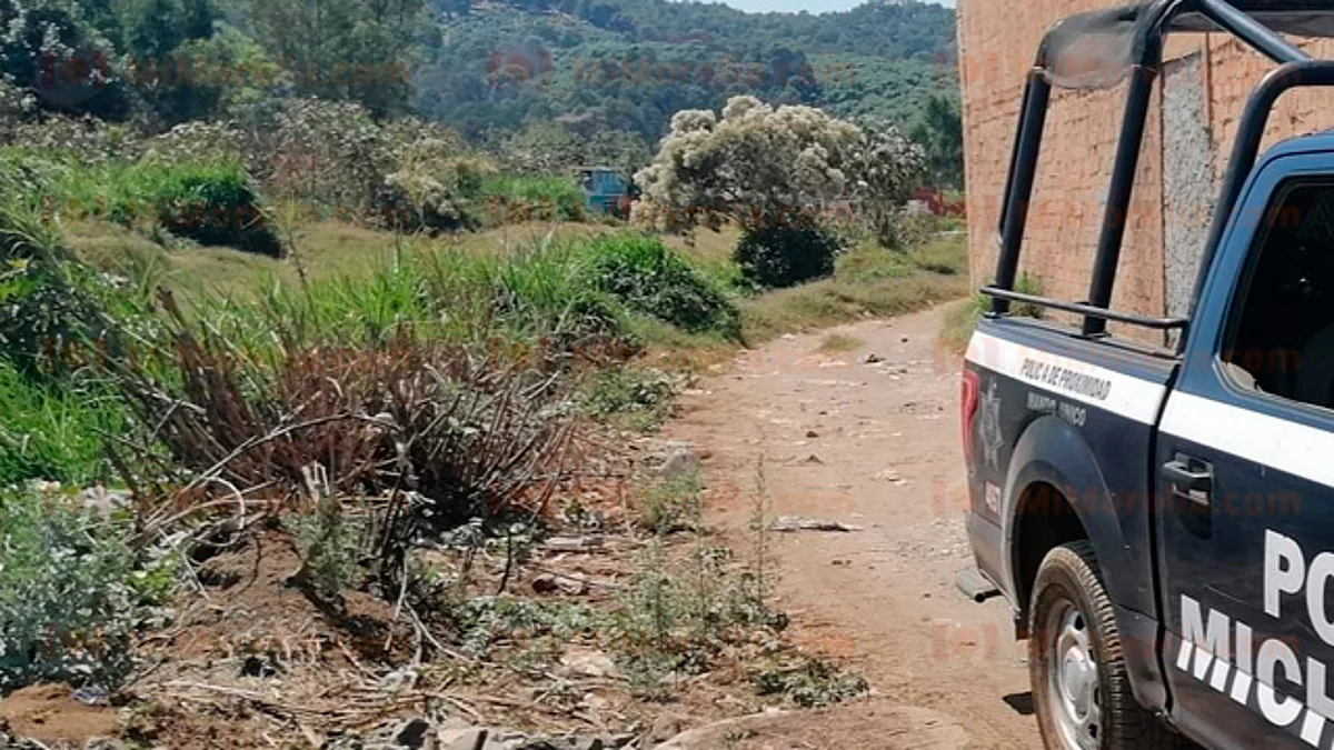 Abandonan un cadáver embolsado en el río de Uruapan