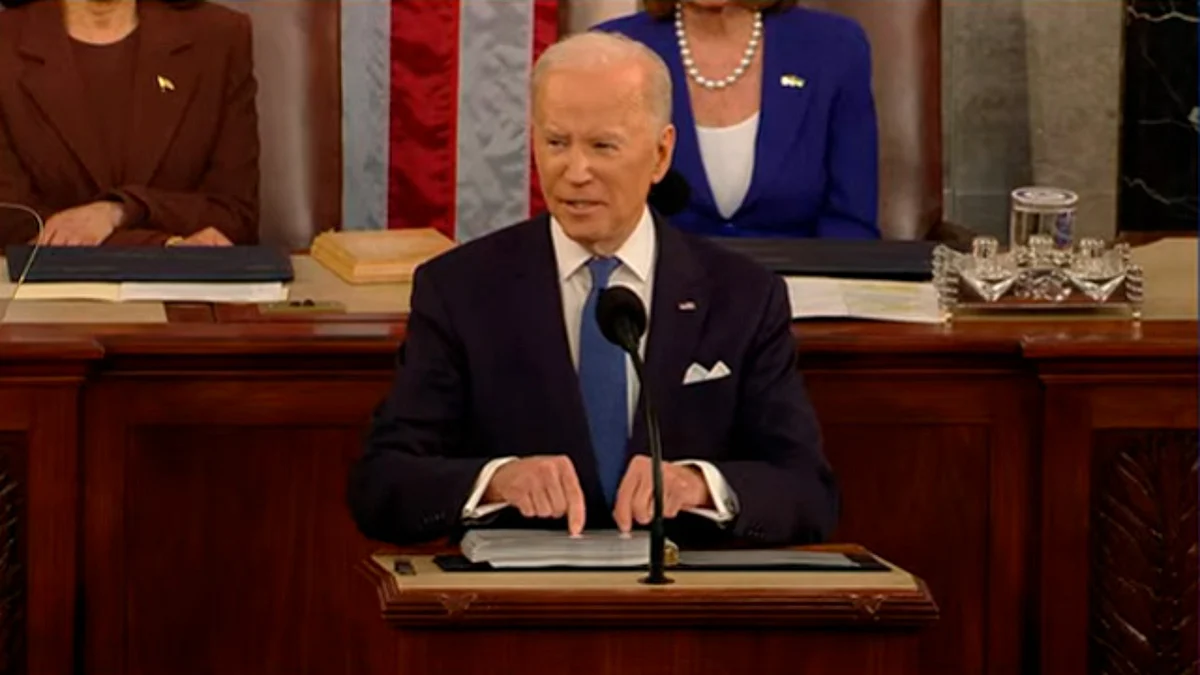 Joe Biden anuncia cierre del espacio aéreo a Rusia