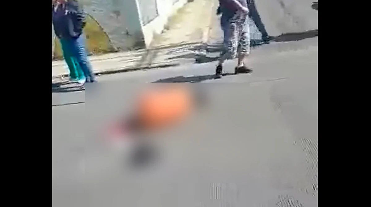 Lo balean en calles traseras de central de Morelia; no saben quién es