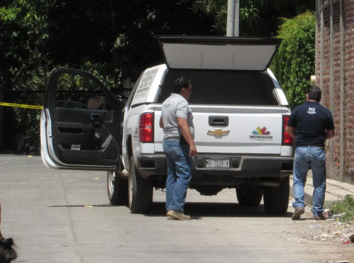 Hallan cadáver de un indigente en una obra negra, en Michoacán