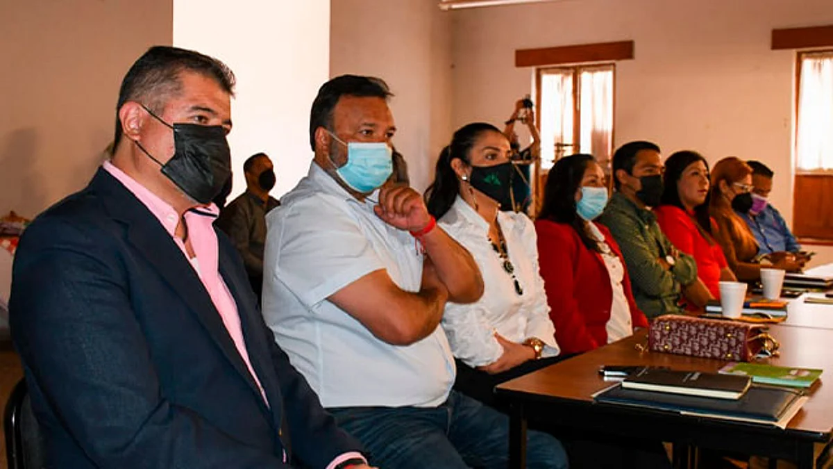 La finalidad es que todos los patzcuarenses conozcan y aprovechen los nuevos oficios que les significarán más ingresos económicos para su hogar