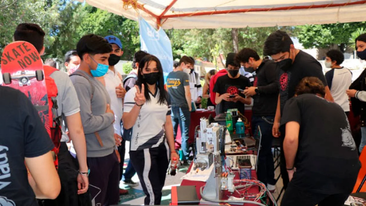 La Casa de los “Ponys” recibieron a los alumnos visitantes para explicar el programa y actividades de las carreras que se ofrecen en la institución