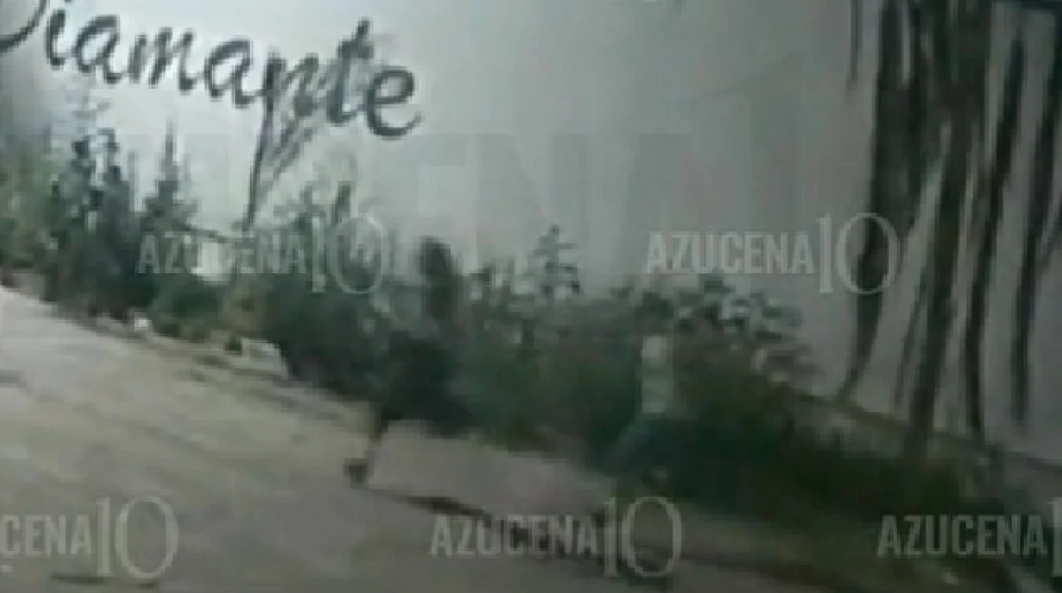 Nuevos videos revelan a Debanhi y a hombre que la persigue afuera de la fiesta
