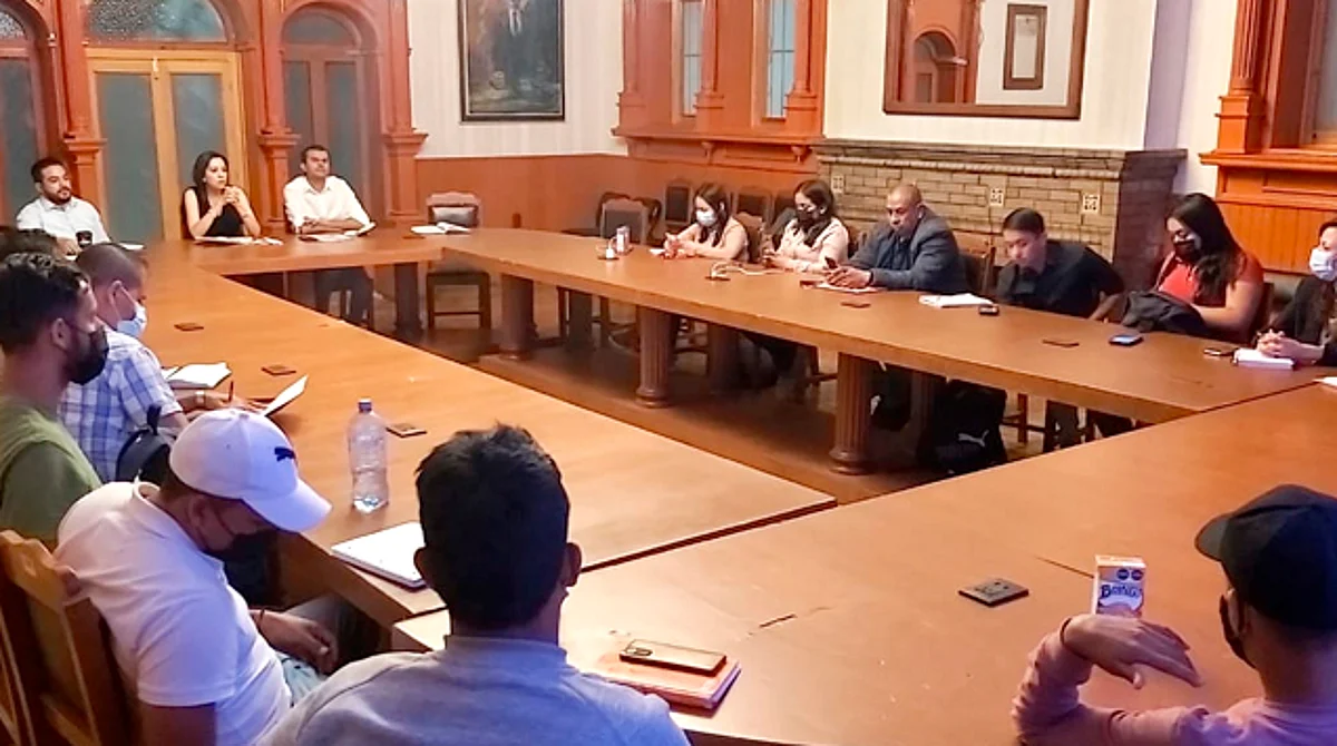 Michoacán: llama Segob al diálogo a normalistas y egresados