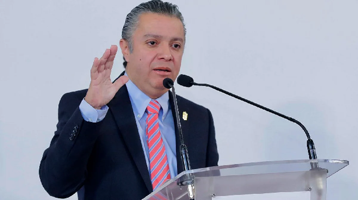 El funcionario estatal, manifestó que, actualmente, la calificación para el estado de Michoacán es BBB+ con perspectiva estable, de acuerdo a la calificadora FITCH Ratings