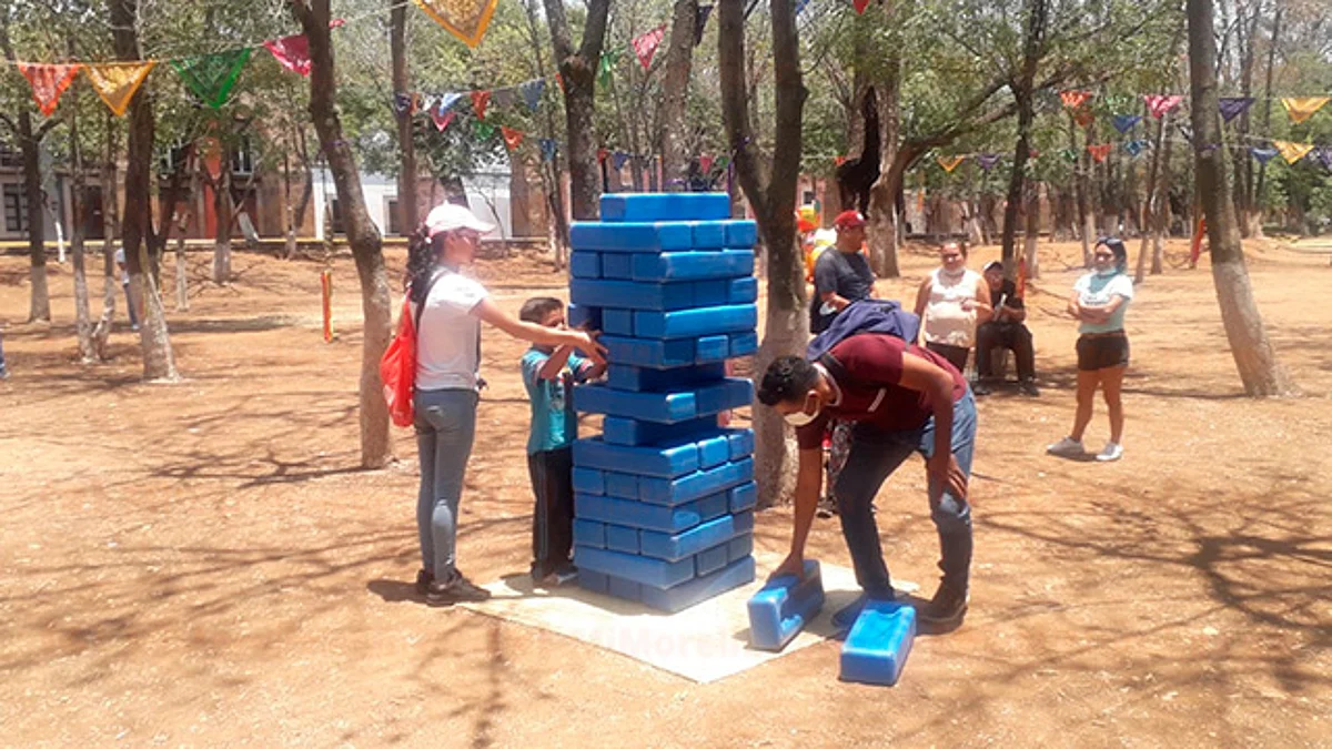 Disfrutan morelianos picnic en el bosque Cuauhtémoc