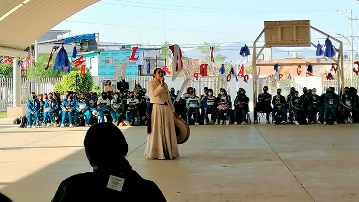 Este viernes continuará la Feria del Libro