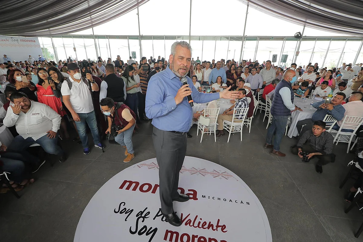 Contundente apoyo social a Bedolla en tema Ceneval: Rubrum
