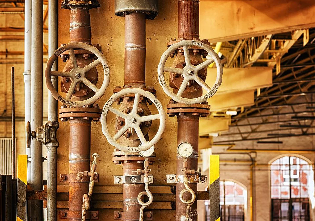 Empresa rusa de gas corta por completo su envío a Polonia y Bulgaria