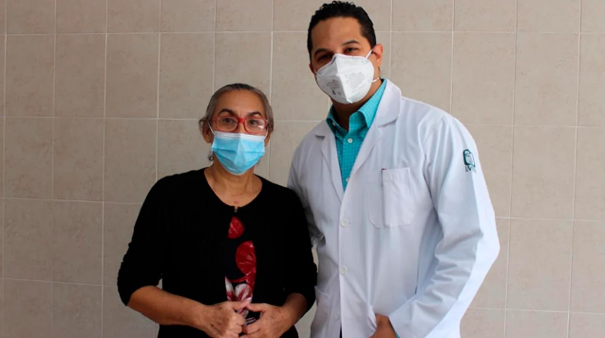 Este procedimiento quirúrgico, por su complejidad, requiere la participación conjunta del módulo de Cabeza y Cuello, y Cirugía Gastrointestinal