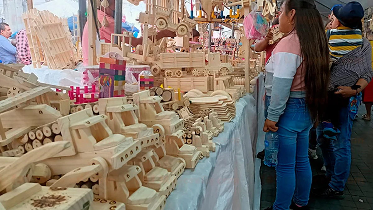 Piden apoyo para la comercialización de artesanías de Michoacán