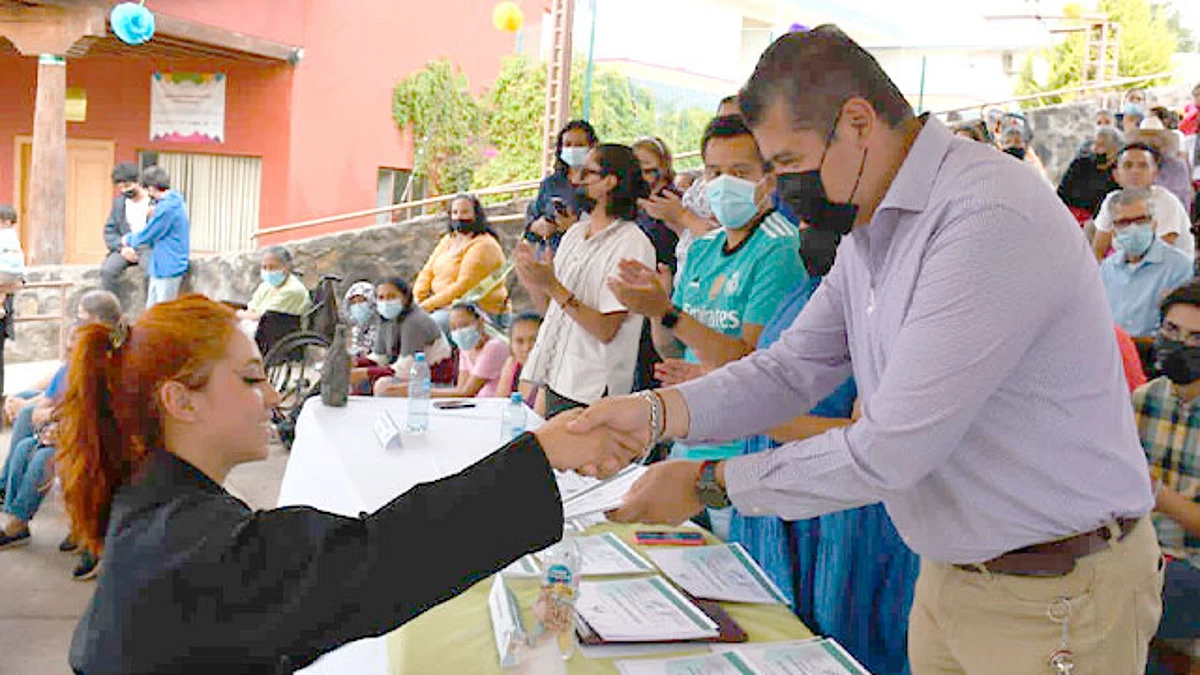 Pátzcuaro: Centro de Desarrollo Comunitario “Vista del Lago” gradúa a 190 personas