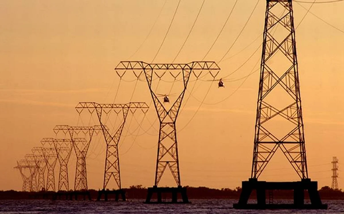 Diputados aprueban reforma eléctrica en comisiones; pasa al Pleno