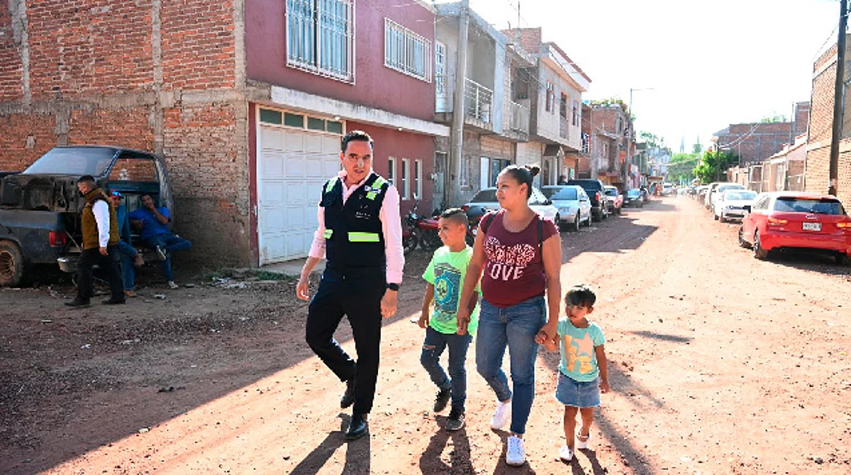 Carlos Soto inauguró obra de drenaje y agua potable en la colonia Los Higareda