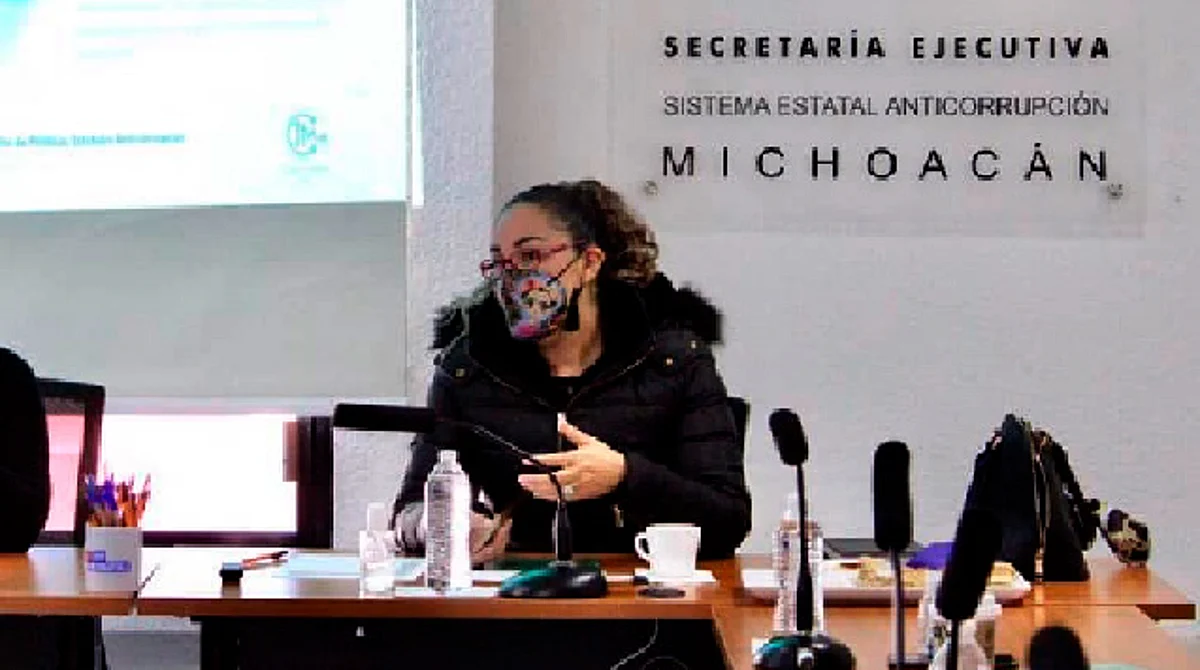 El tercer acto preventivo, es el monitoreo y seguimiento de las denuncias y quejas que pueda realizar la población, para que con ello no se queden en el olvido