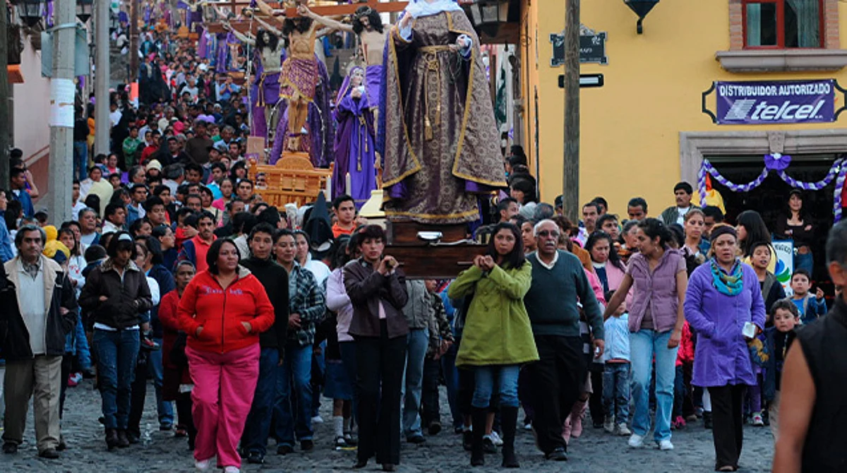 La Semana de Pascua, cada Cristo regresará a su capilla o iglesia, acompañado por una banda de viento y una procesión de fieles