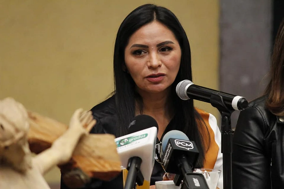 Acusan a alcaldesa de Salvador Escalante de desestabilizar consulta en Zirahuén