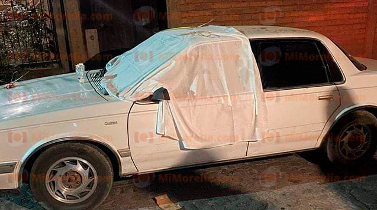Michoacán: asesinan a tiros a dos hombres a bordo de auto