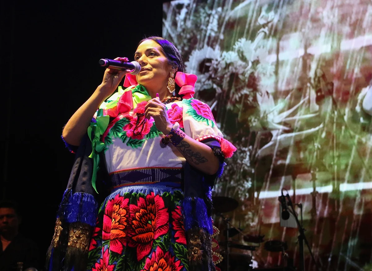 Brillante, la presentación de Lila Downs en Uruapan