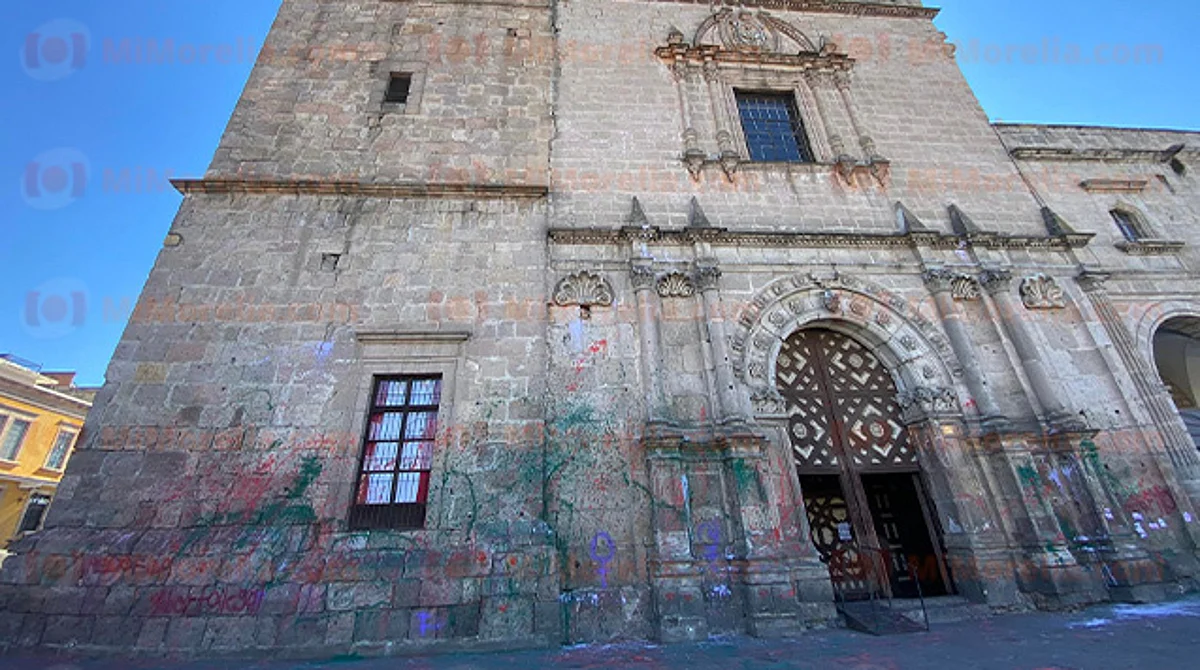 Morelia: integra FGR investigación por pintas en templos y Palacio de Gobierno