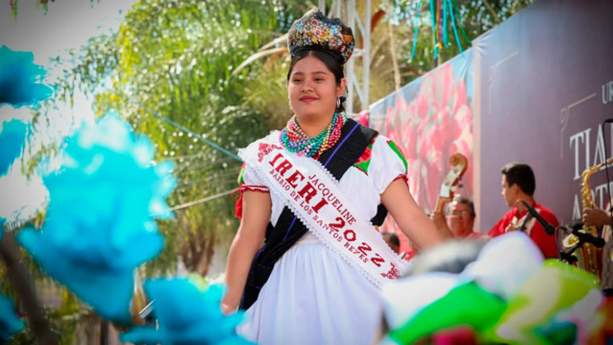 El escenario del Tianguis Artesanal presenta el renacer del barrio de los Santos Reyes