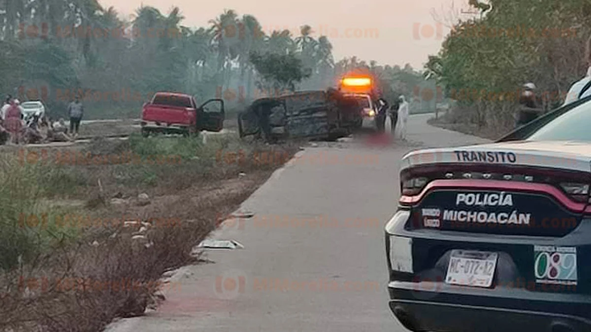 Jovencita muere en aparatosa volcadura en LC; hay un lesionado grave
